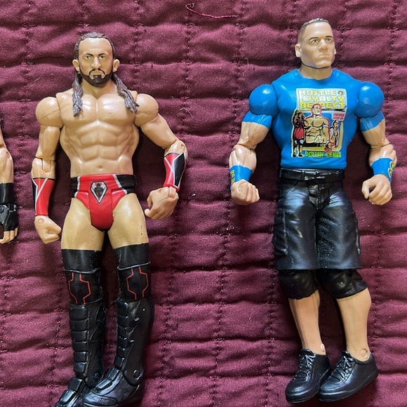 Trio of Wrestling Action Figures - Picture 3 of 4